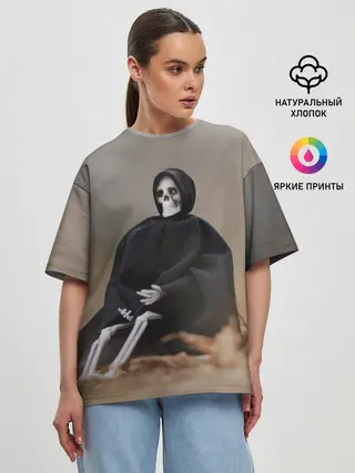 Женская футболка оверсайз / Сидячий Скелет