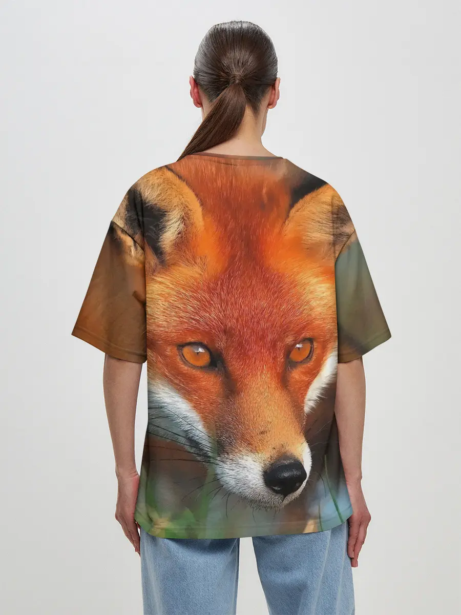 Женская футболка оверсайз / Лисица охотница