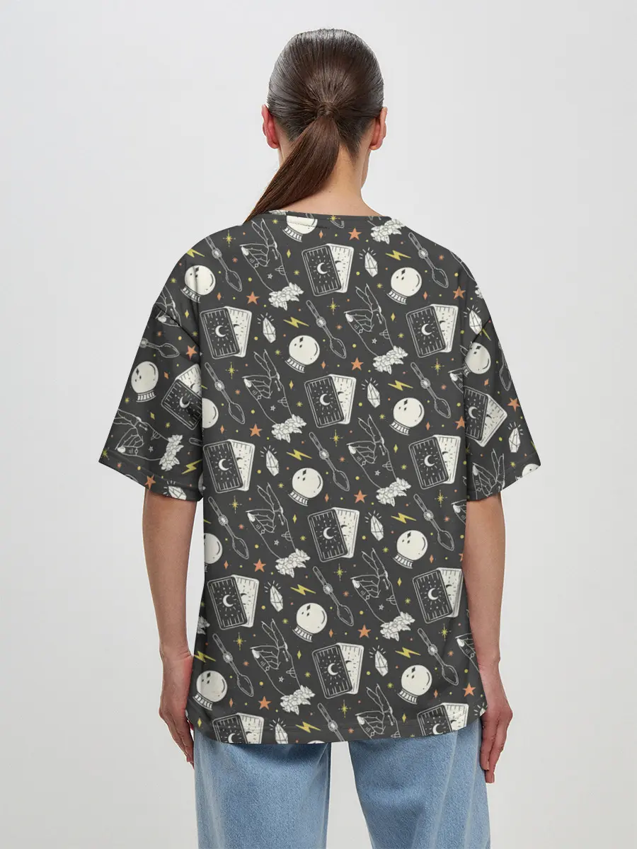 Женская футболка оверсайз / Мистический фон