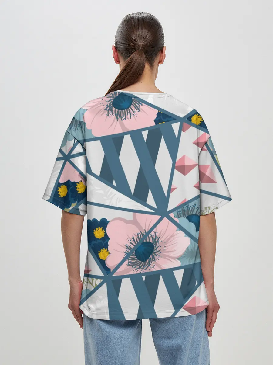 Женская футболка оверсайз / Геометрия цветов