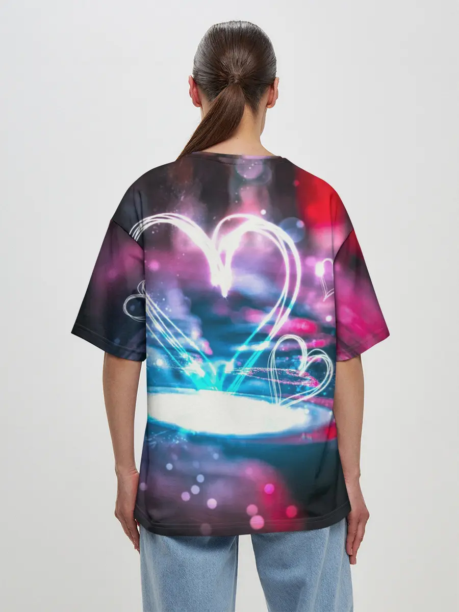 Женская футболка оверсайз / Неоновое сердце