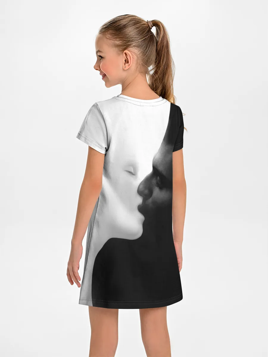 Детское платье / Поцелуй