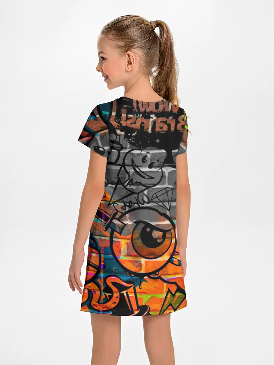 Детское платье / Anime Girl with Graffiti