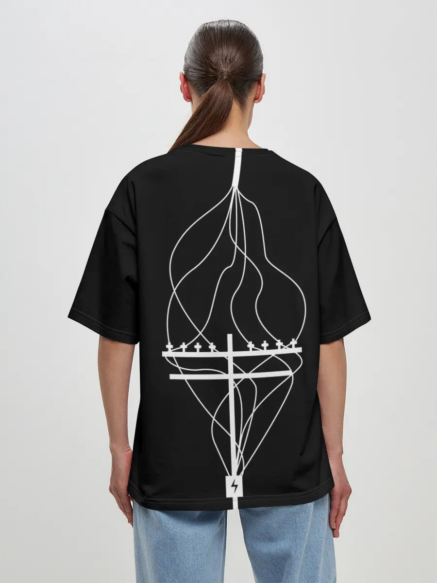 Женская футболка оверсайз / На проводе повиси