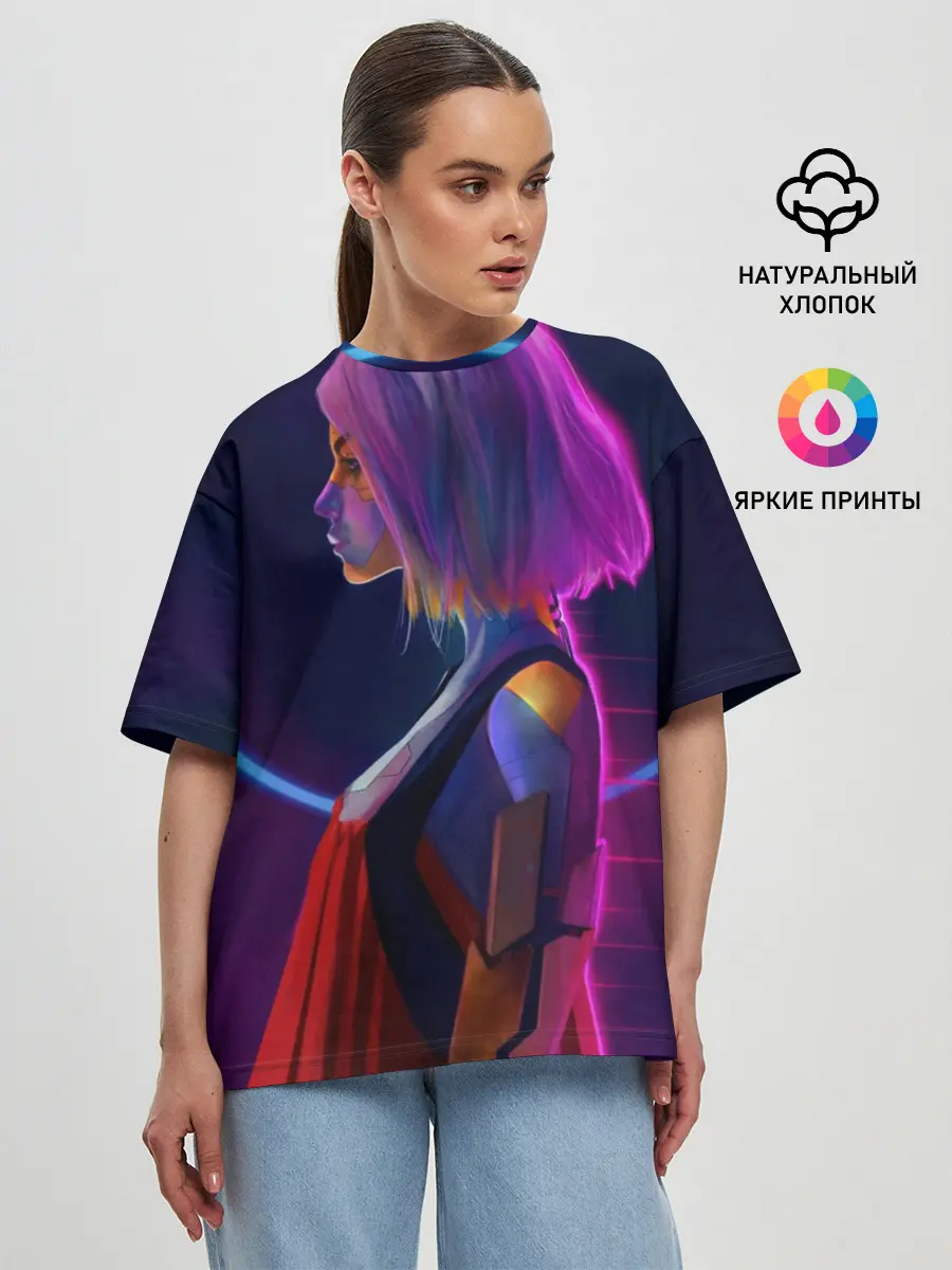 Женская футболка оверсайз / Девушка в неоне