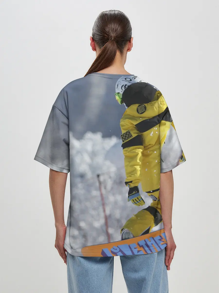 Женская футболка оверсайз / сноубордист