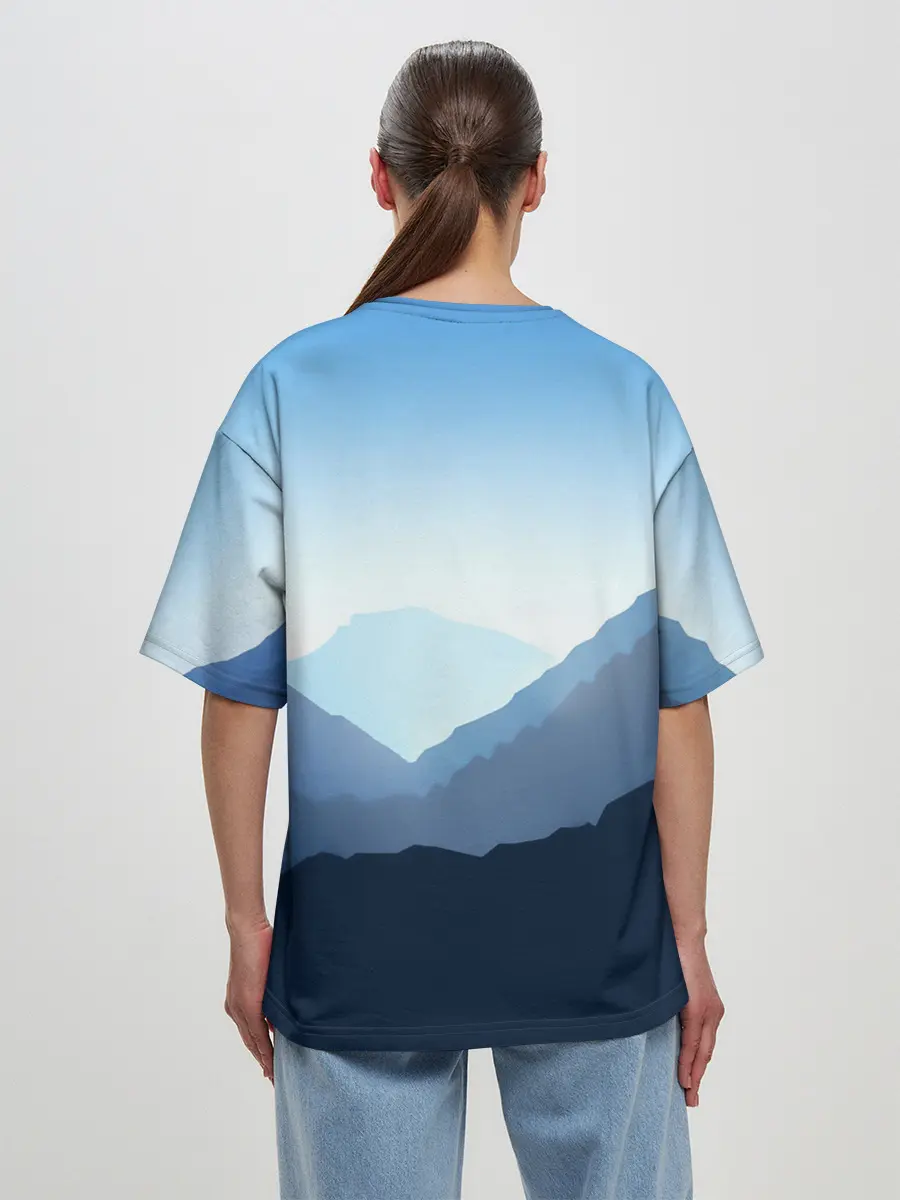 Женская футболка оверсайз / Клинок, рассекающий демонов в горах