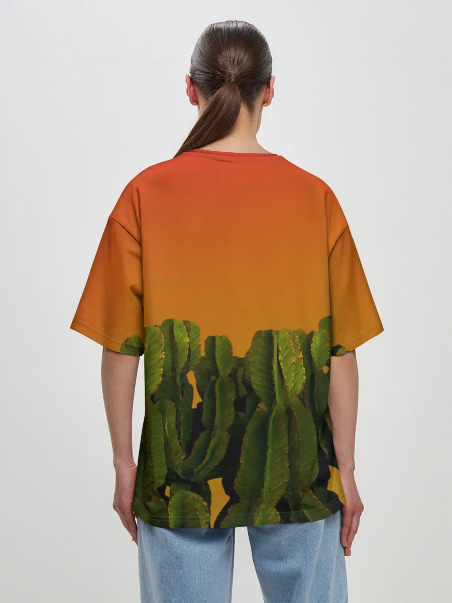 Женская футболка оверсайз / Кактусы на закате