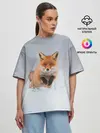 Женская футболка оверсайз / Лисица прыгает по снегу