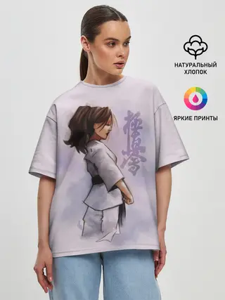 Женская футболка оверсайз / Кёкусинкай девушка