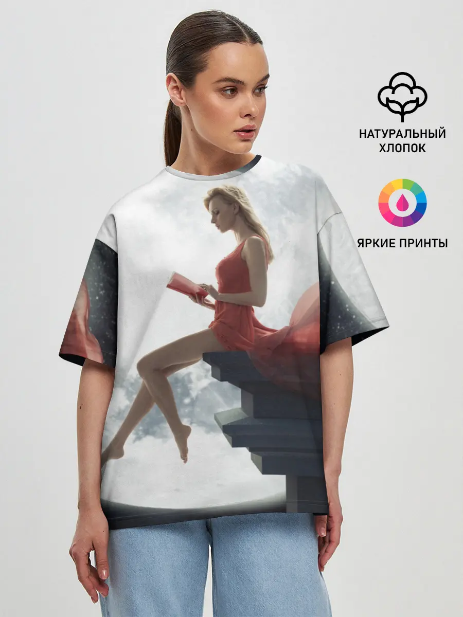 Женская футболка оверсайз / На Луне