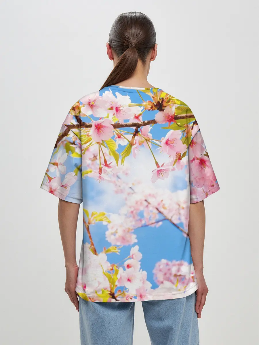 Женская футболка оверсайз / Сакура