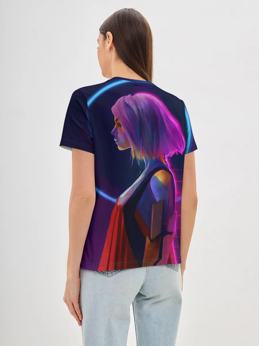 Женская базовая футболка / Девушка в неоне