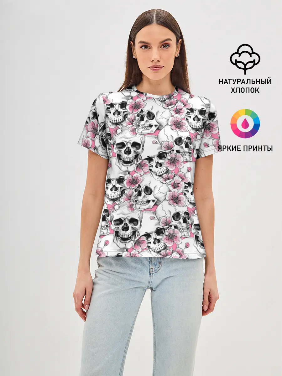 Женская базовая футболка / Черепа в цветах