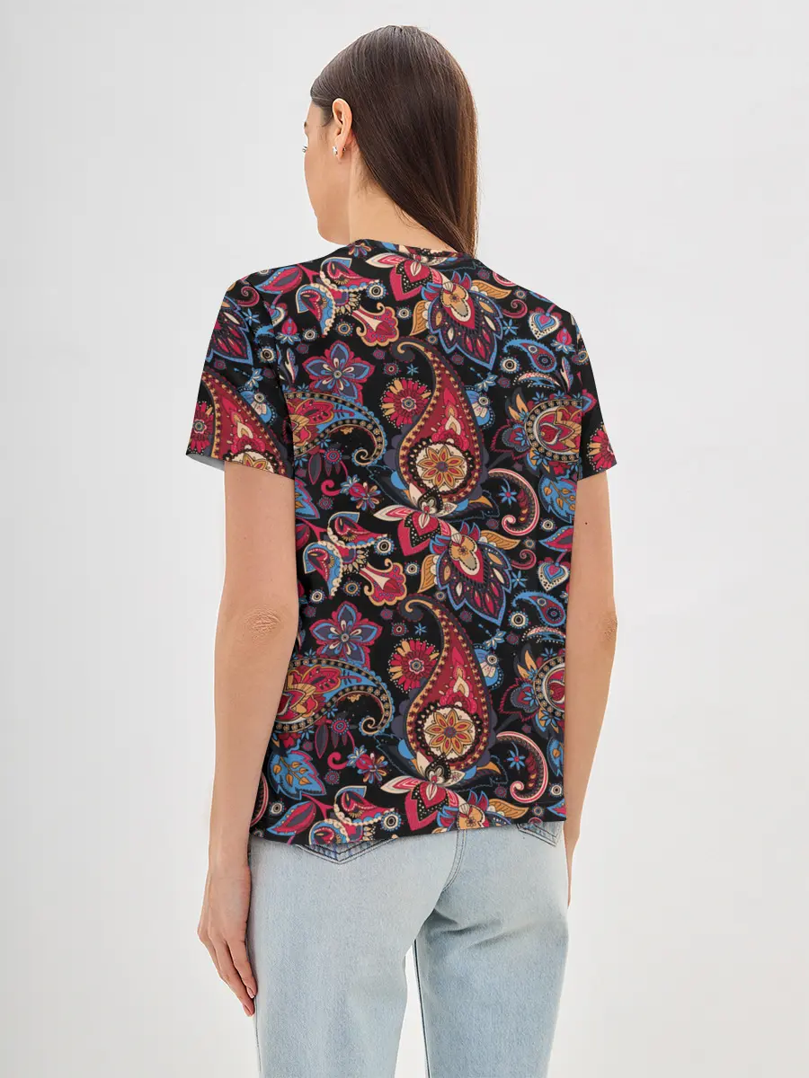 Женская базовая футболка / Этнический орнамент