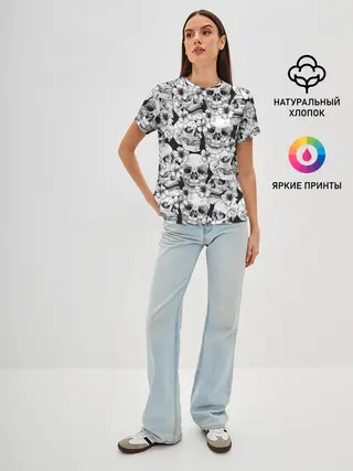 Женская базовая футболка / Черепа в цветах