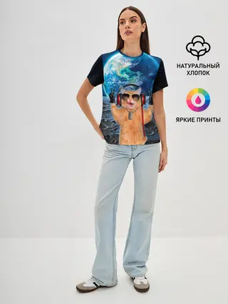 Женская базовая футболка / Кот на луне