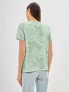 Женская базовая футболка / Зеленые листья на светло зеленом