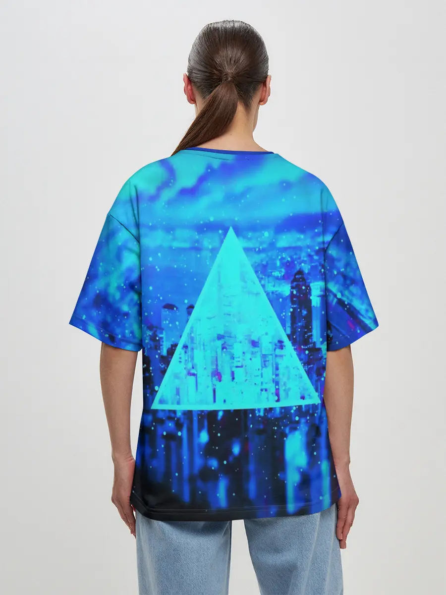Женская футболка оверсайз / ГОРОД В НЕОНЕ