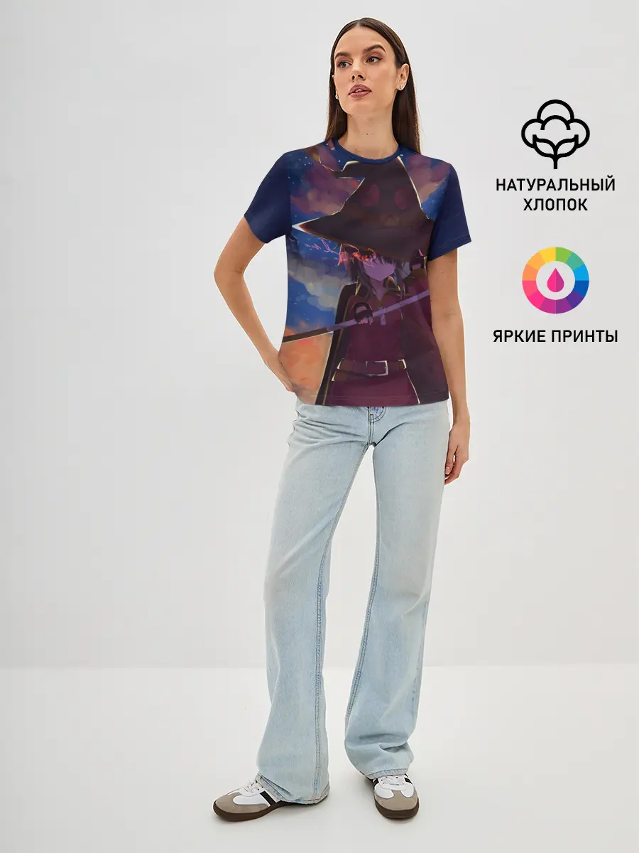 Женская базовая футболка / Konosuba с посохом