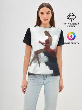 Женская базовая футболка / На Луне