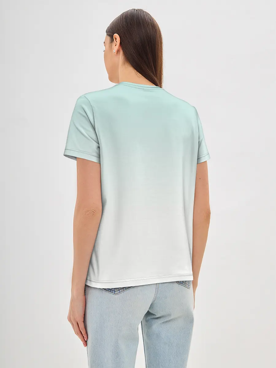 Женская базовая футболка / Девочка и любимый кот арт