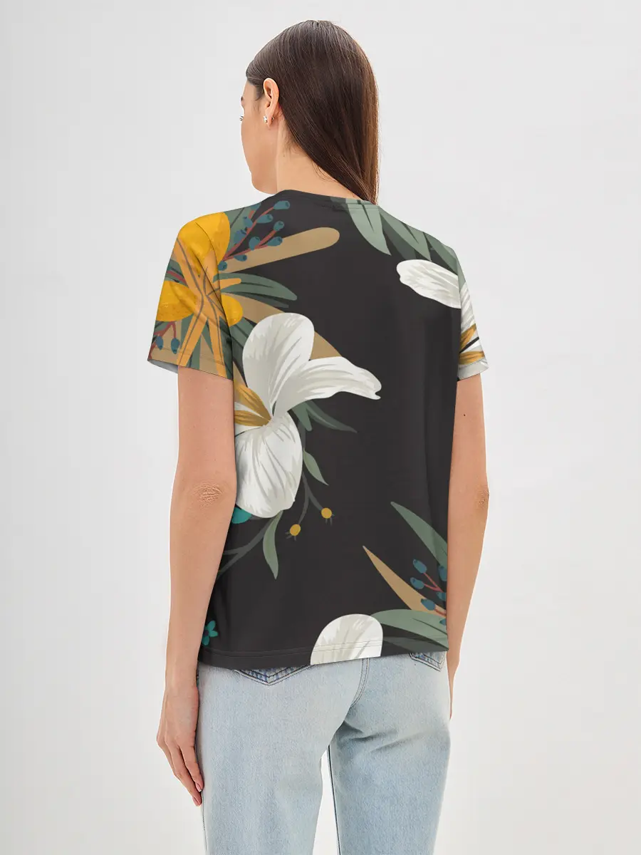 Женская базовая футболка / Цветочный арт