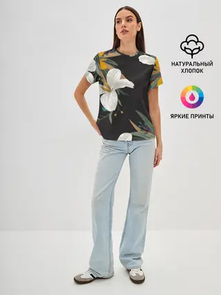 Женская базовая футболка / Цветочный арт