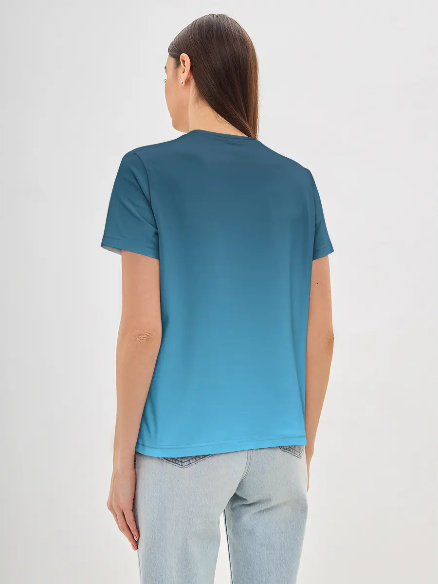 Женская базовая футболка / черный дух волка