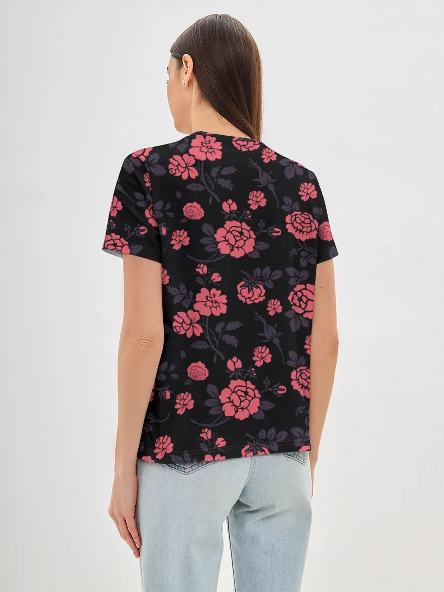 Женская базовая футболка / Ночные розы