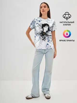 Женская базовая футболка / Призрак в доспехах