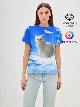 Женская базовая футболка / Кот в облаках
