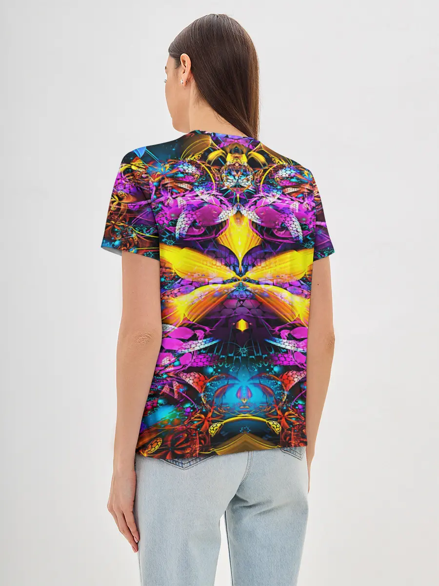 Женская базовая футболка / ФРАКТАЛЬНЫЕ ЦВЕТЫ