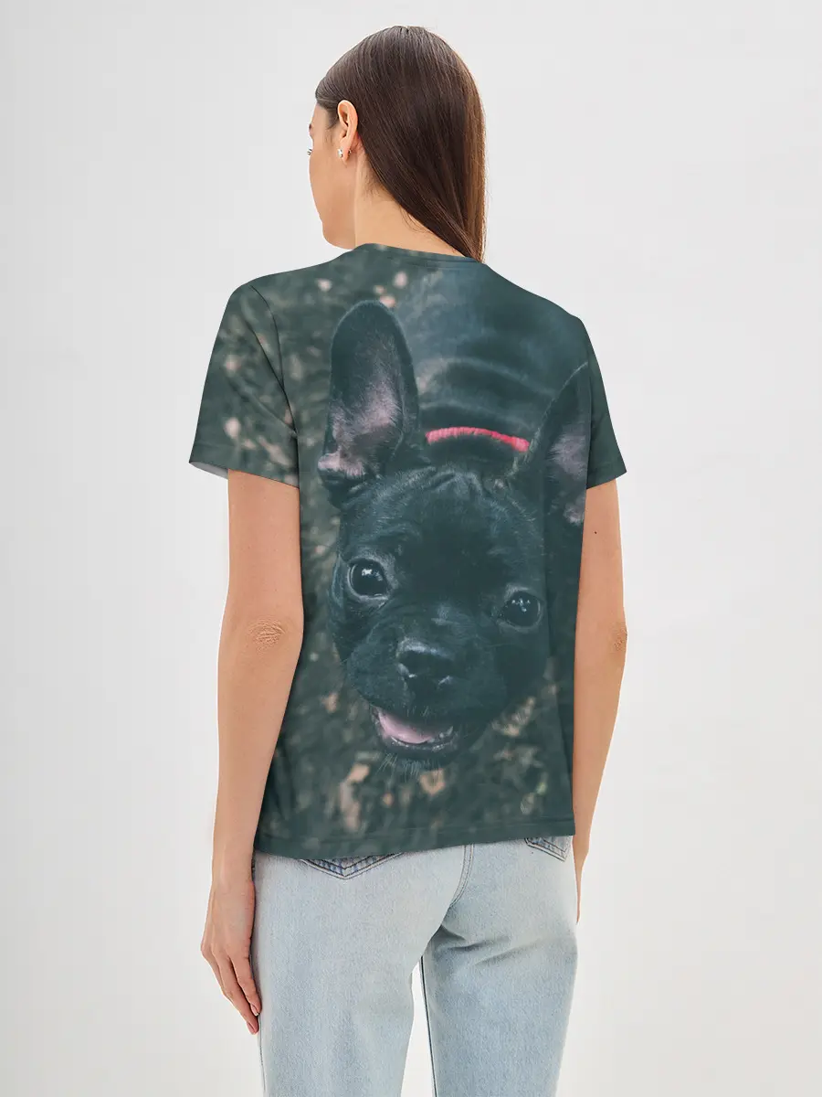 Женская базовая футболка / Бульдог морда собакена черного