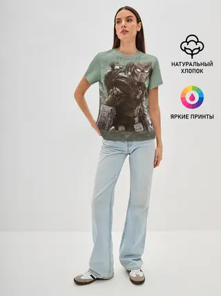 Женская базовая футболка / Хищник