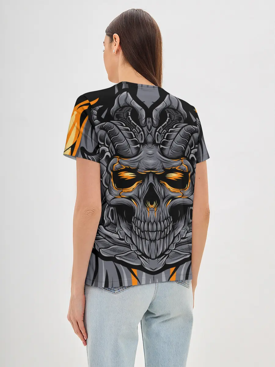 Женская базовая футболка / Череп дьявола