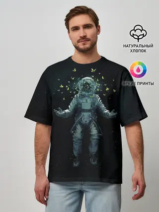 Мужская футболка оверсайз / Космонавт и бабочки
