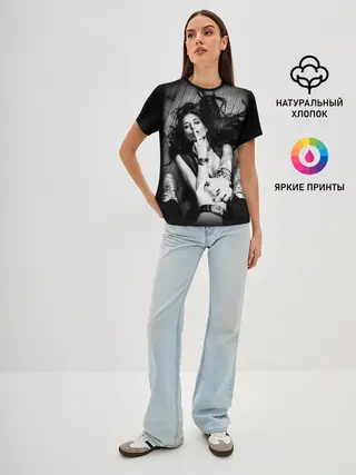 Женская базовая футболка / Девушка