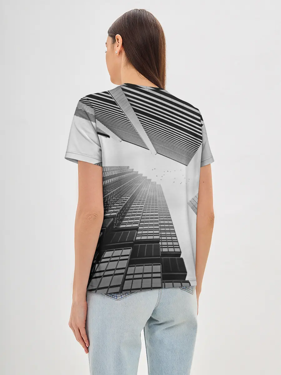 Женская базовая футболка / Минимализм