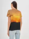 Женская базовая футболка / Закат