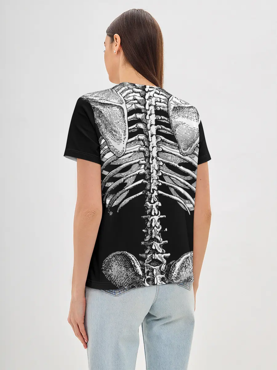 Женская базовая футболка / Скелет с сердцем