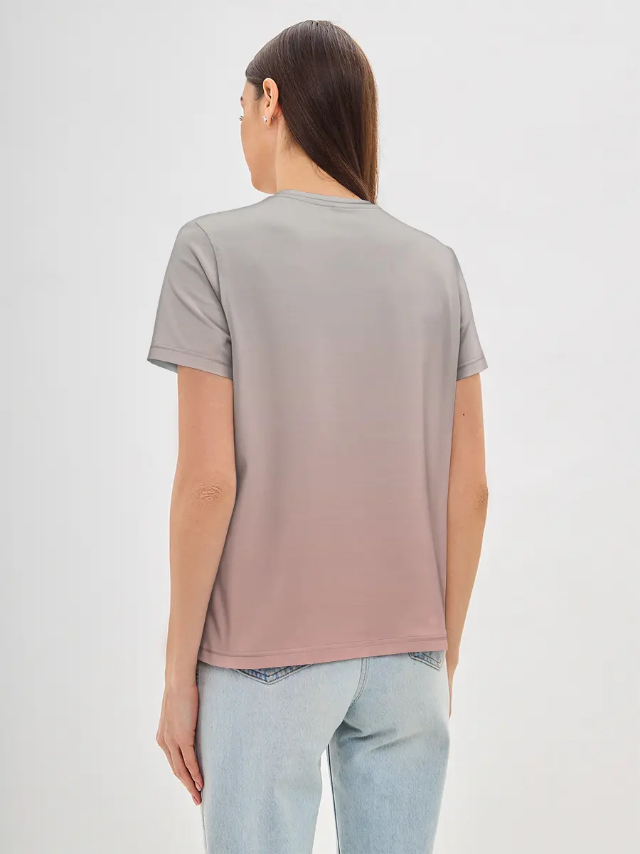 Женская базовая футболка / малышка спит ушки котики