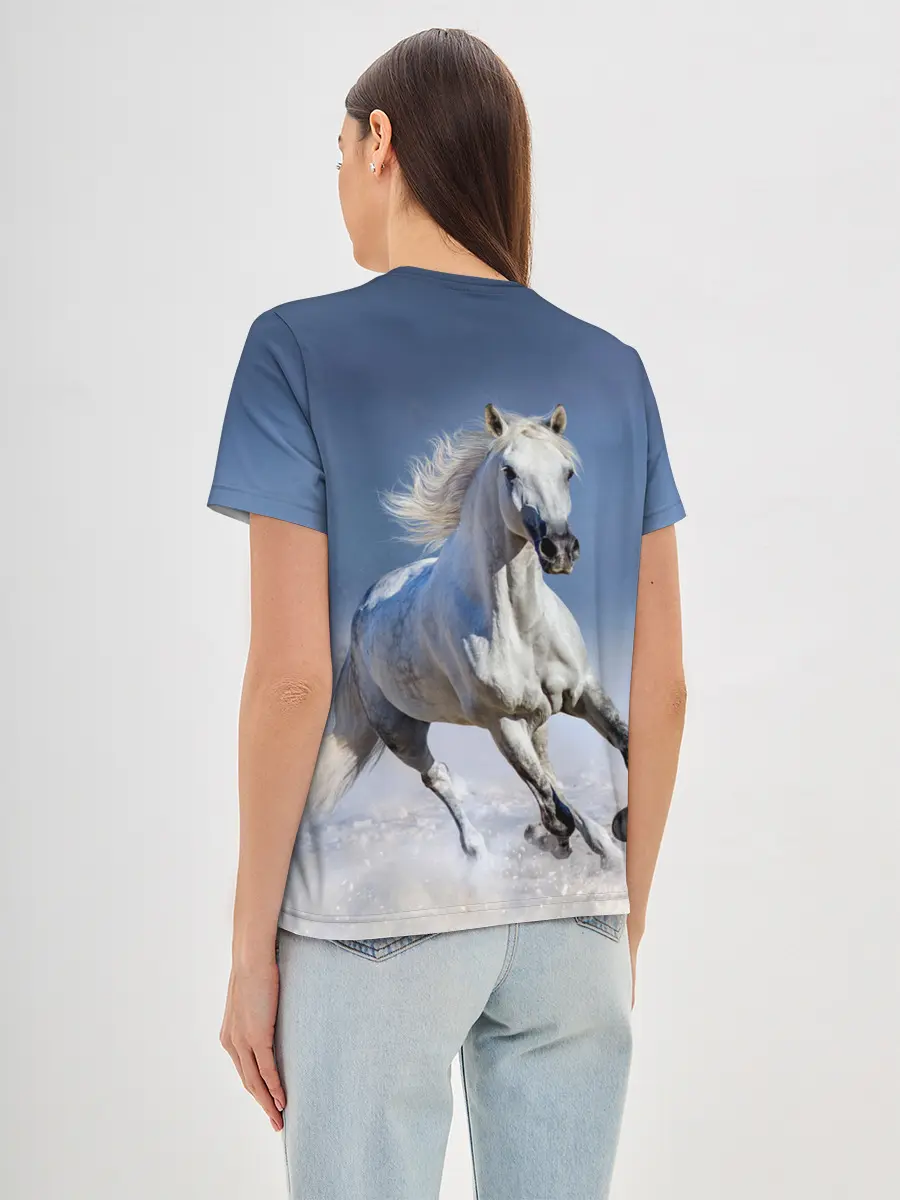 Женская базовая футболка / Белая лошадь