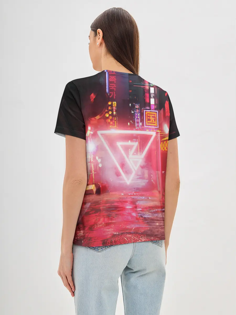 Женская базовая футболка / КИБЕР НЕОН