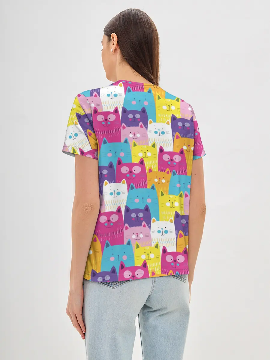 Женская базовая футболка / Разноцветные котики