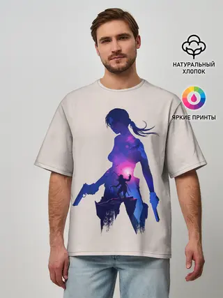 Мужская футболка оверсайз / Лара с оружием