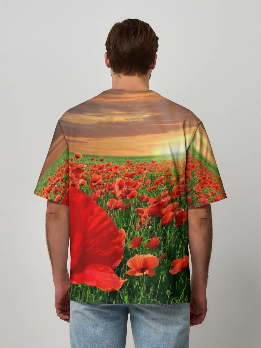Мужская футболка оверсайз / Красный мак на закате