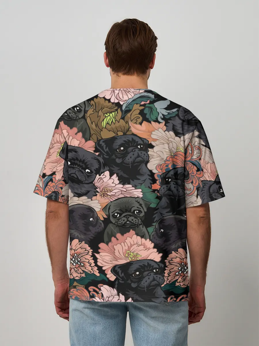 Мужская футболка оверсайз / Мопсы и Цветы