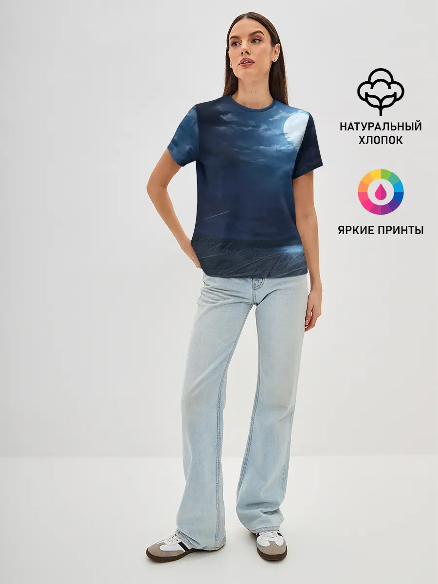 Женская базовая футболка / Ночное поле