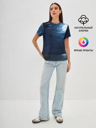 Женская базовая футболка / Ночное поле